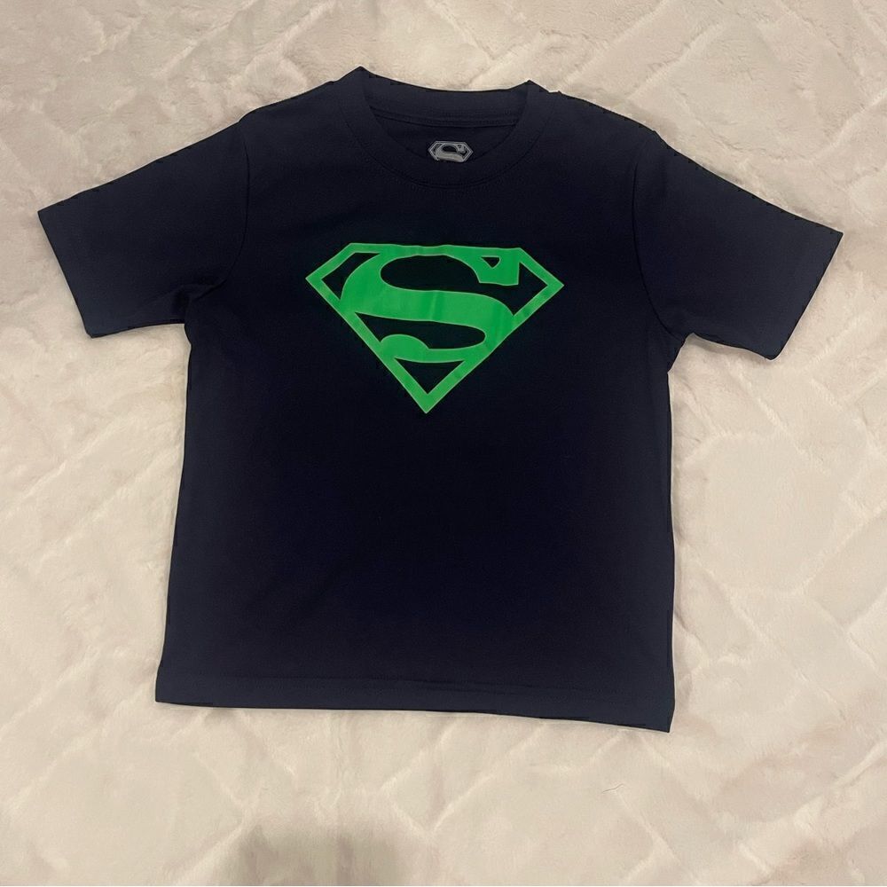 BOY'S DC COMICS BLACK WITH NEON GREEN SUPERMAN LOGO T-SHIRT, SIZE 4/5